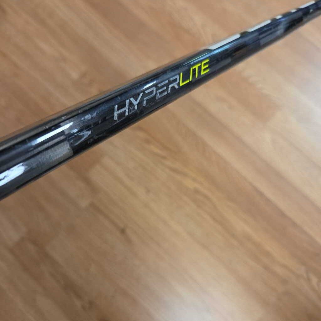 Bauer Vapor Hyperlite P92 40 Flex Right Shot Hockey Stick Preowned