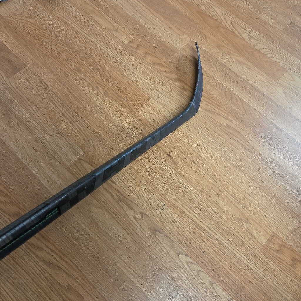 CCM Ribcore Trigger 6 Pro P88 40 Flex Hockey Stick Right Shot Hockey Stick Preowned