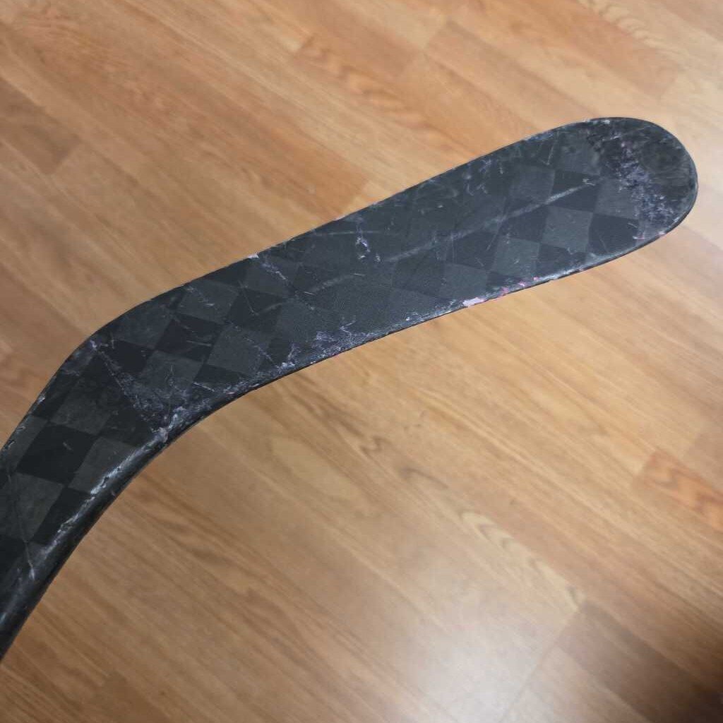 CCM Ribcore Trigger 6 Pro P88 40 Flex Hockey Stick Right Shot Hockey Stick Preowned