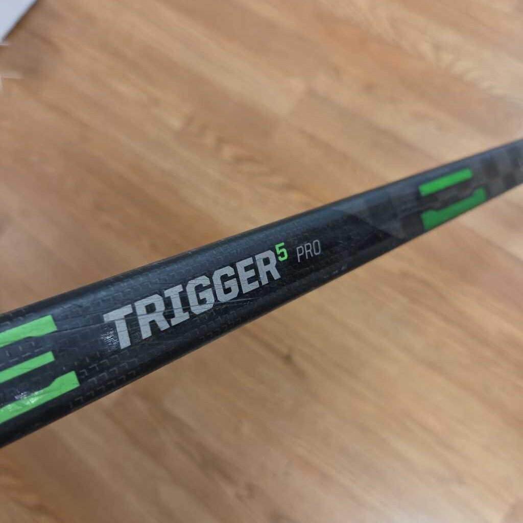CCM Ribcore Trigger 5 Pro P88 40 Flex Right Shot Hockey Stick Preowned