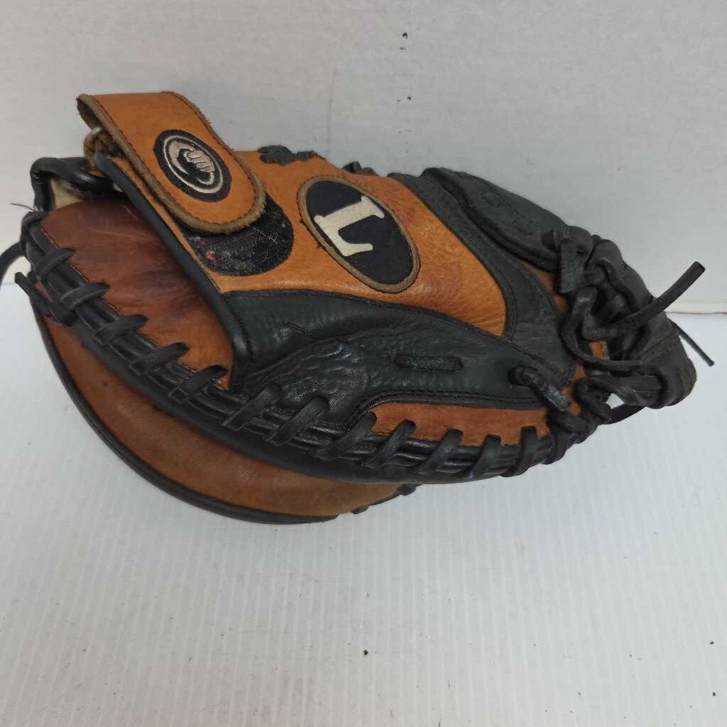Luoisville Slugger Model LS213 Catcher's Mitt Youth Right Hand Throw Preowned