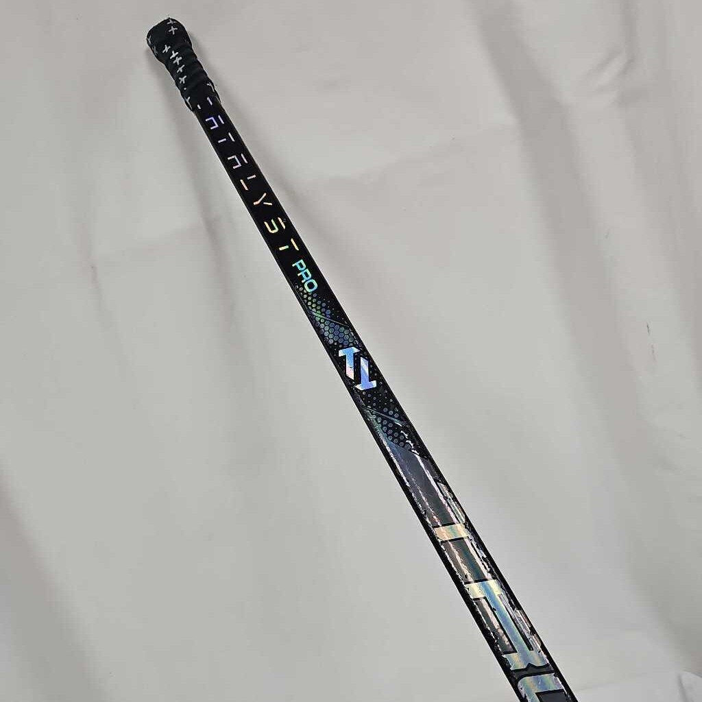 True Catalyst Pro Youth Hockey Stick | 10 Flex | Pre-owned