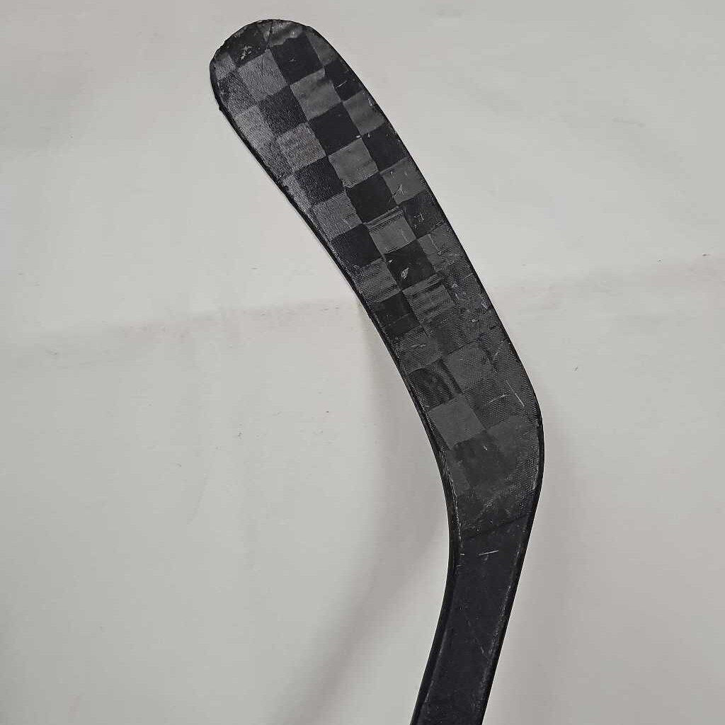 True Catalyst Pro Youth Hockey Stick | 10 Flex | Pre-owned