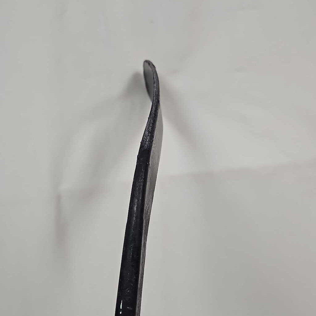 True Catalyst Pro Youth Hockey Stick | 10 Flex | Pre-owned
