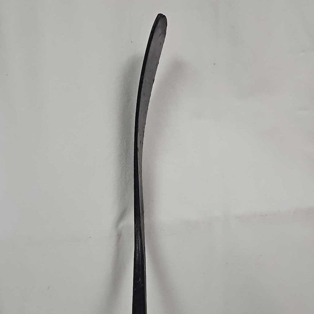 True Catalyst Pro Youth Hockey Stick | 10 Flex | Pre-owned