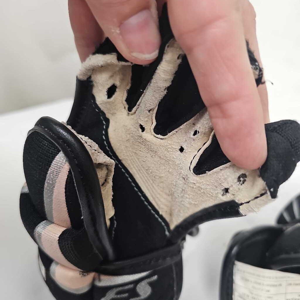 Easton Stealth S3 Youth Hockey Gloves | Used | 8"