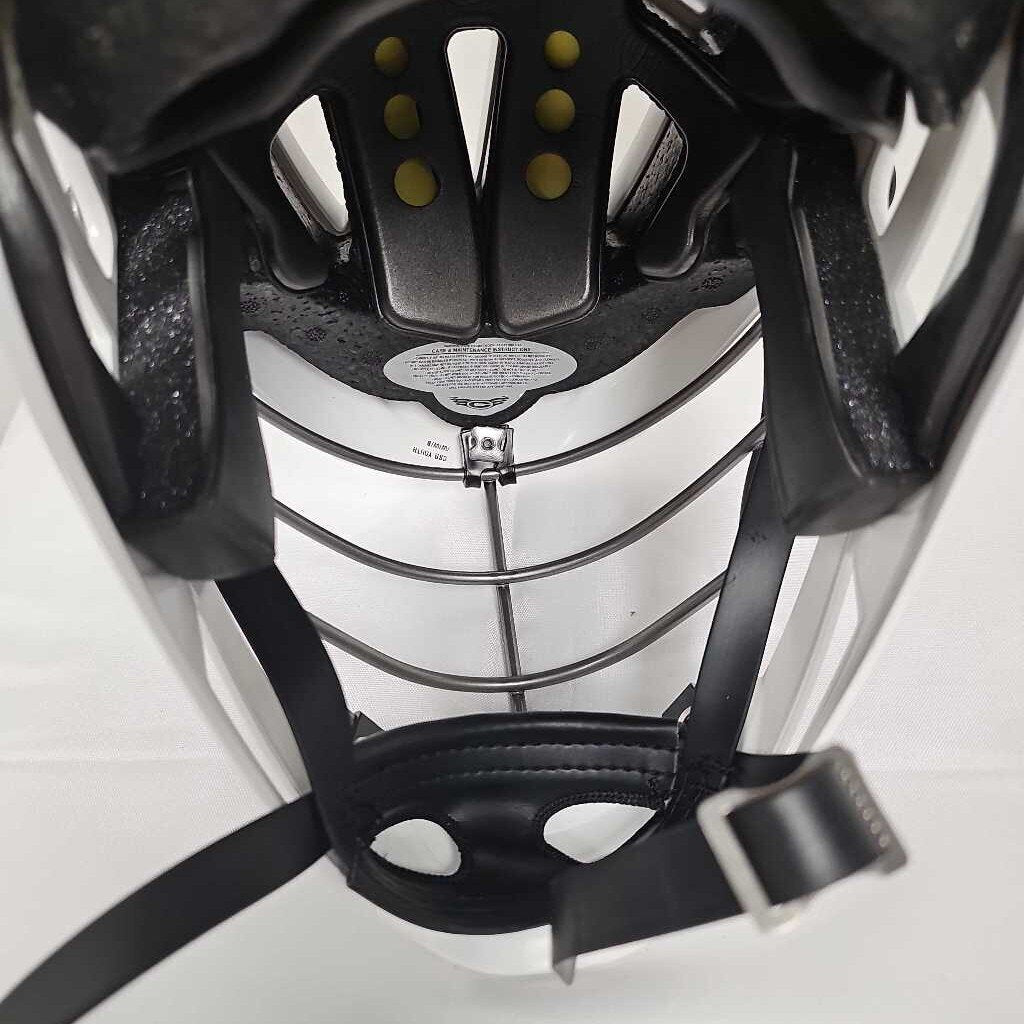 Cascade CS-R Youth Lacrosse Helmet | Used