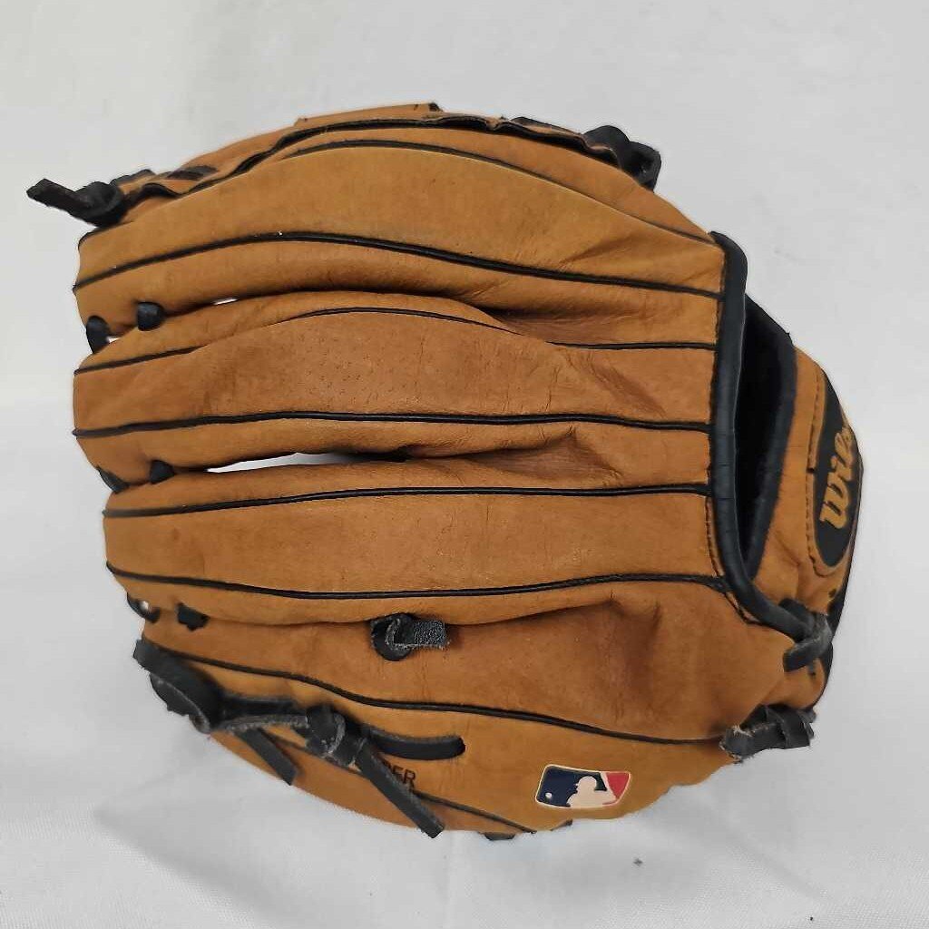 Wilson A300 Youth Baseball Glove | Used | 10.5"