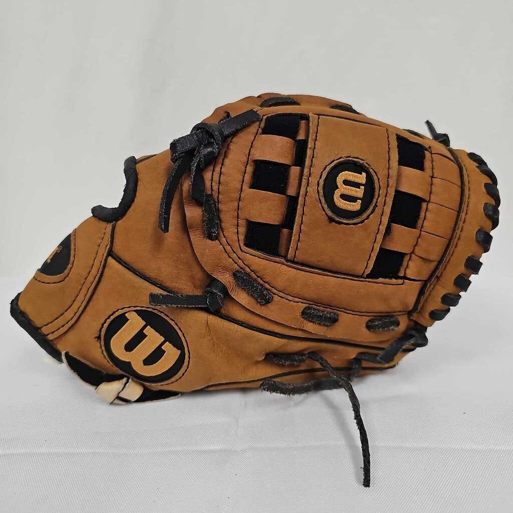Wilson A300 Youth Baseball Glove | Used | 10.5"