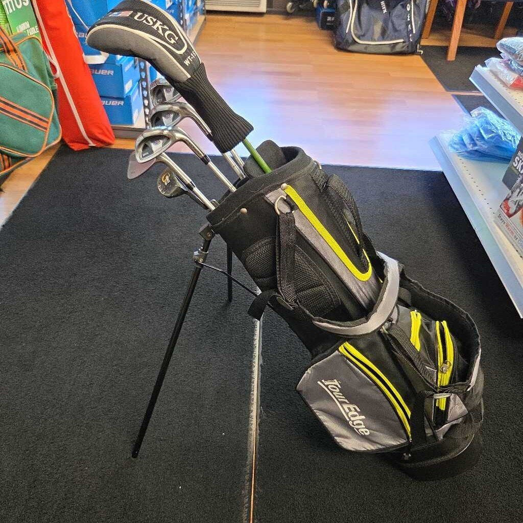 USKG WT-15 6 Club Starter Golf Set With Bag For Junior Right Handed Golfer Ages 7 - 12yrs Preowned