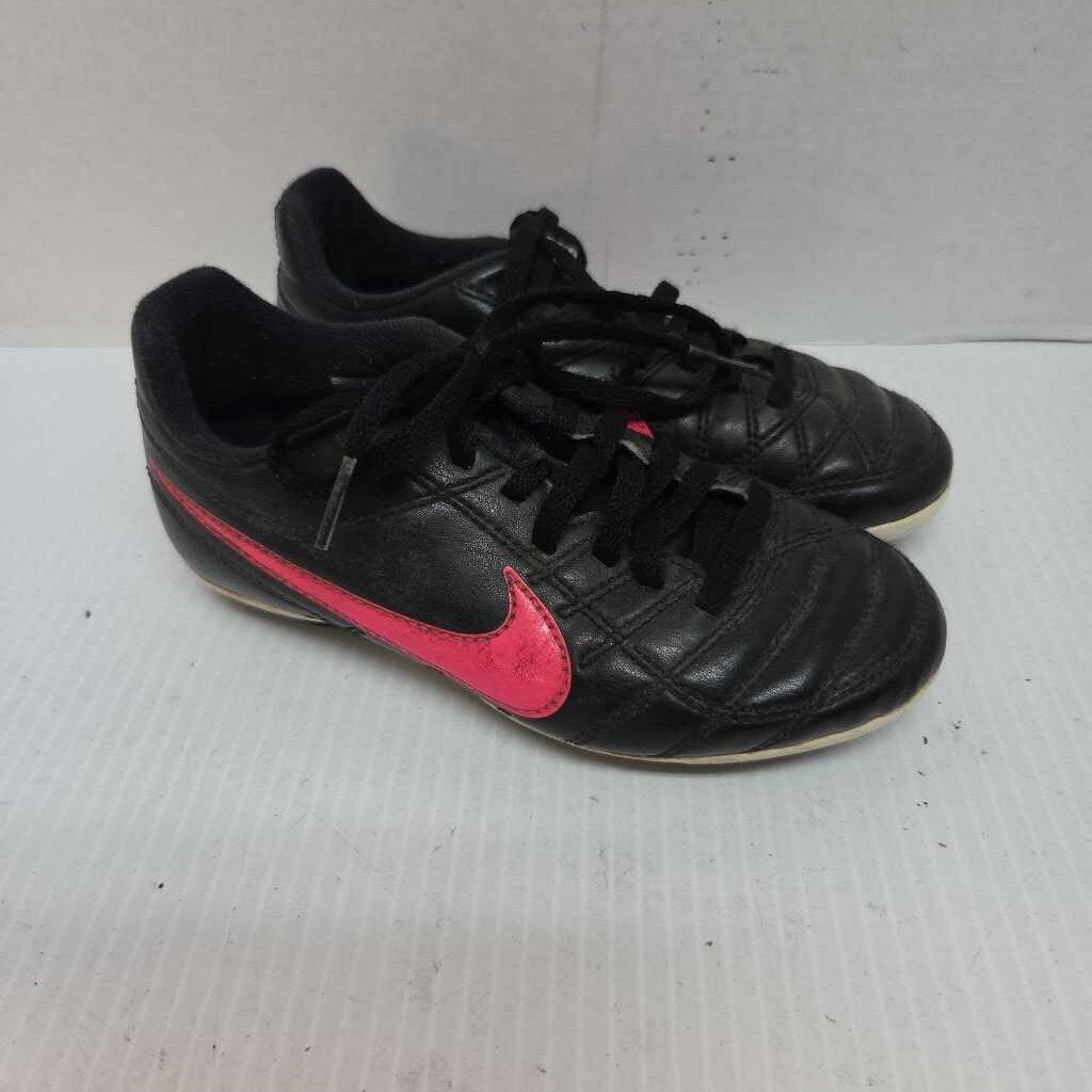 Nike Soccer Cleats Black/Pink Size Youth 12 Preowned