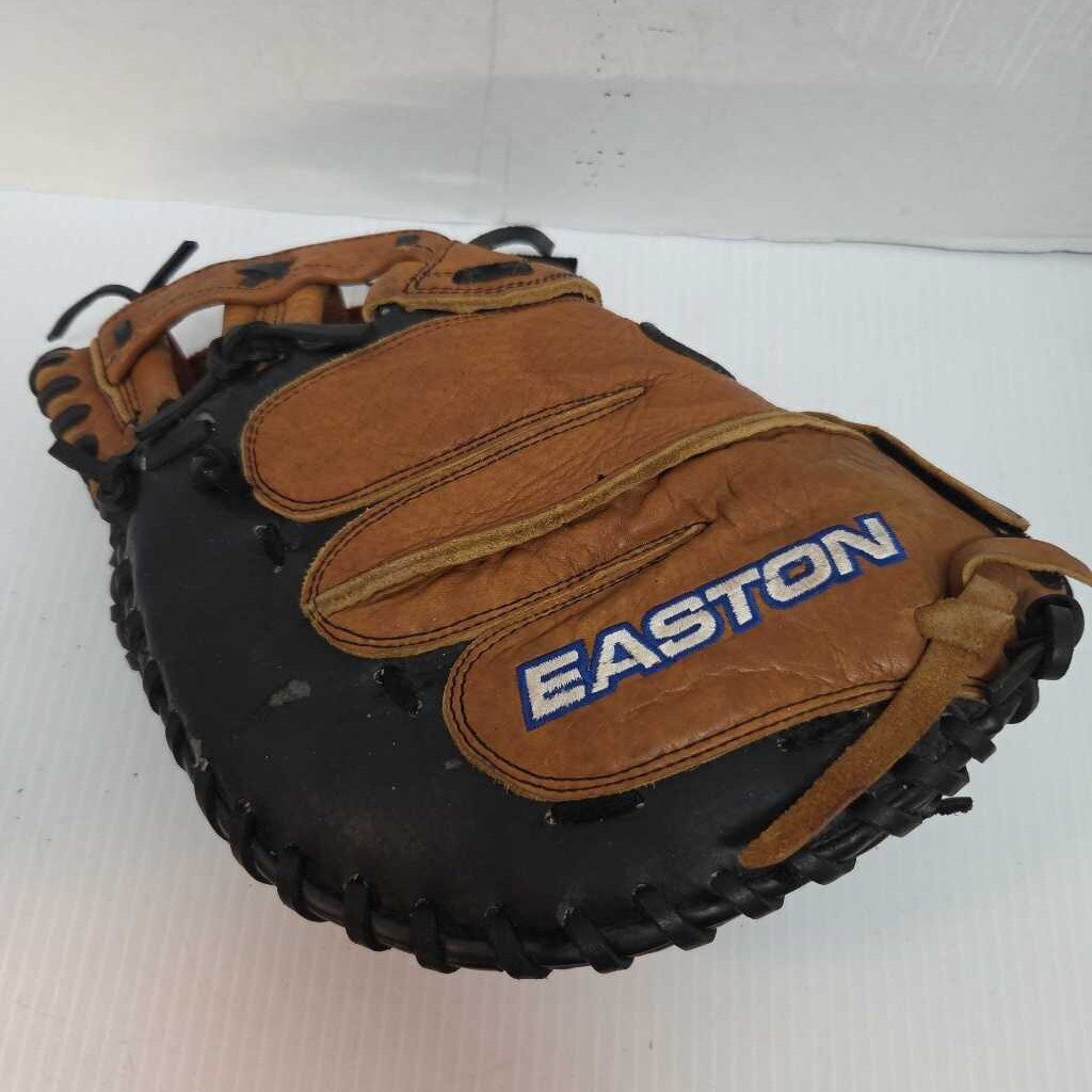 Easton Model NFP2 Fastpitch Catchers Mitt Tan/Black Size Youth Preowned
