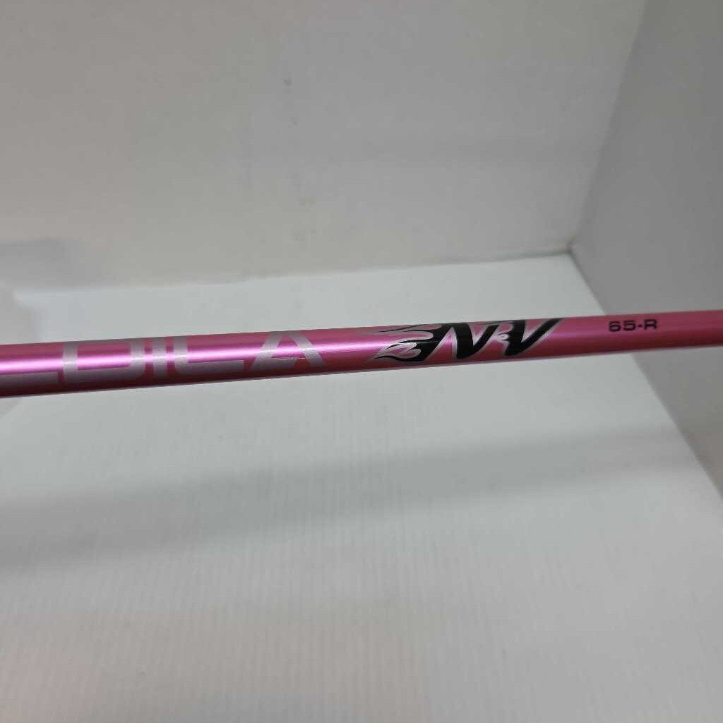 TaylorMade R7 Quad Driver 9.5* Mens Right Hand With Pink Reg Flex Aldila NV Graph Shaft 65G Preowned